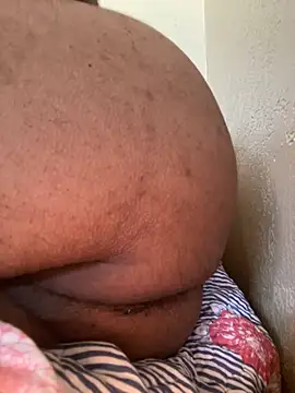 twohightwonut805 online show from 12, 10, 2025