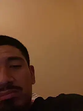 twohightwonut805 online show from 7, 10, 2025