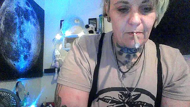 Hunniebunnie78 online show from 15, 6, 2026