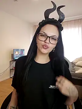 Jujuicy 97 online show from 30, 9, 2025