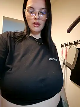 Jujuicy 97 online show from 27, 10, 2025