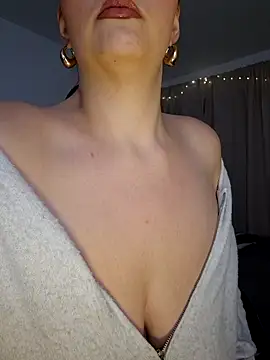 Jujuicy 97 online show from 5, 12, 2025