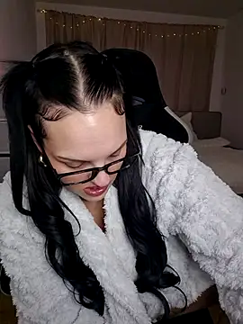 Jujuicy 97 online show from 17, 12, 2025