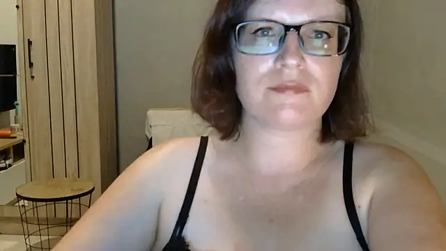 CrimsonMistress online show from 14, 10, 2025