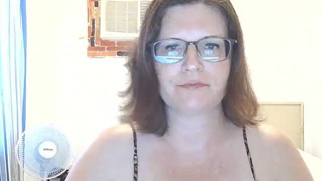 CrimsonMistress online show from 5, 4, 2026