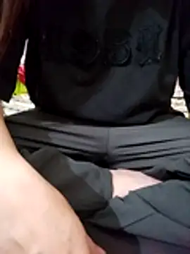 JasminePham online show from 8, 11, 2025