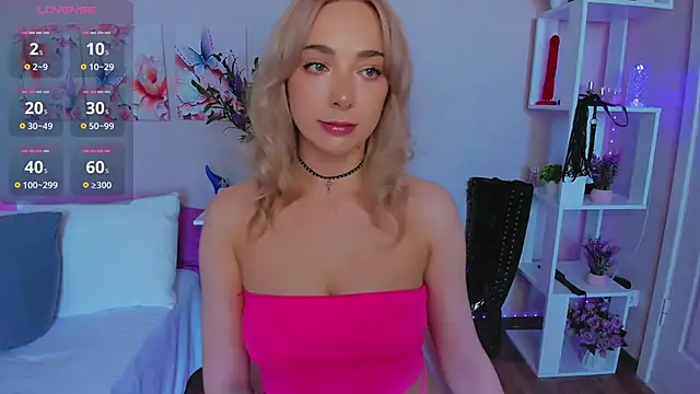 Snapshot of MissLisaX chatting on 25, 4, 2026 MissLisaX online show from 25, 4, 2026