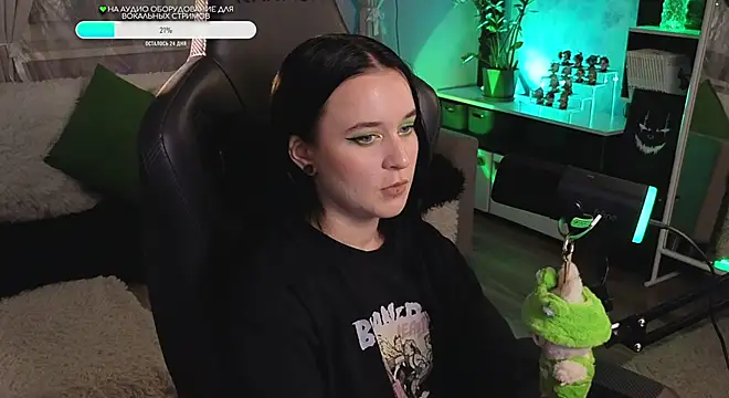 KiraLiLime online show from 4, 10, 2025