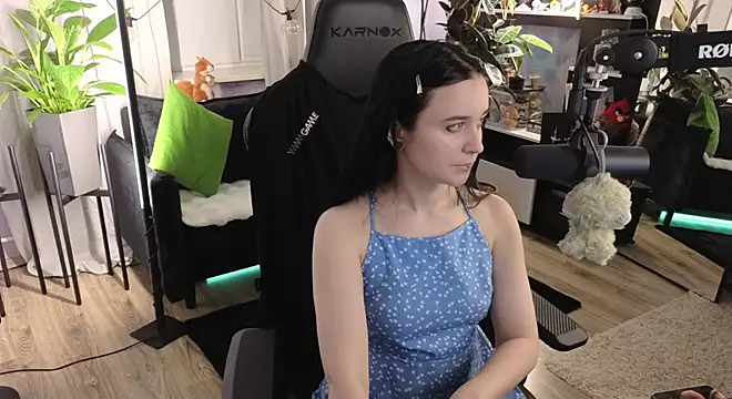 KiraLiLime online show from 10, 4, 2026