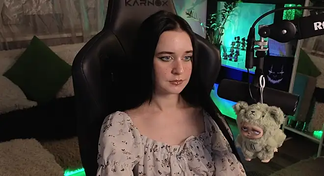 KiraLiLime online show from 4, 11, 2025