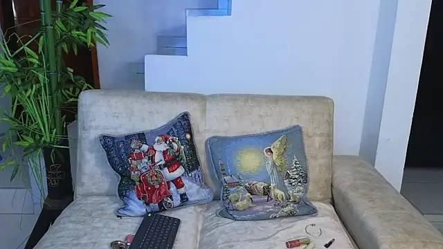 Snapshot of Lorenne_Miller chatting on 28, 11, 2025 Lorenne Miller online show from 28, 11, 2025