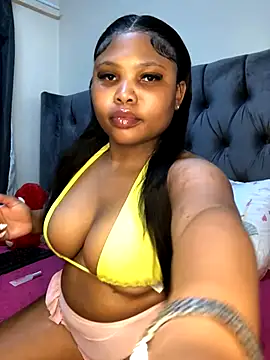 Snapshot of Anaelle24 chatting on 10, 10, 2025 Anaelle24 online show from 10, 10, 2025