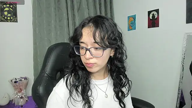 Snapshot of indra_cam chatting on 5, 6, 2026 indra cam online show from 5, 6, 2026