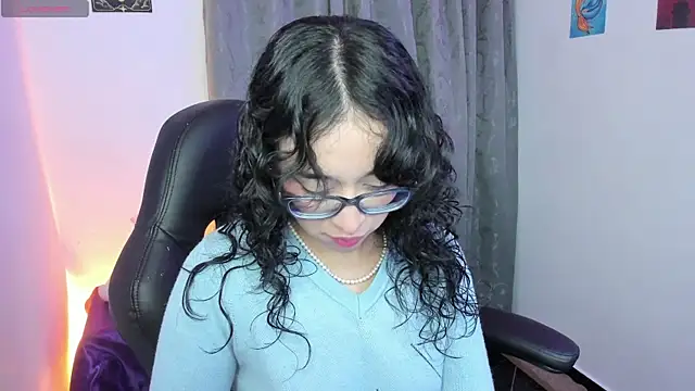 Snapshot of indra_cam chatting on 11, 6, 2026 indra cam online show from 11, 6, 2026