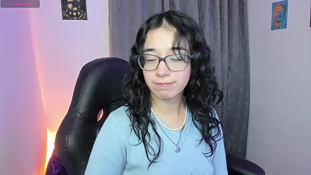 Snapshot of indra_cam chatting on 15, 6, 2026 indra cam online show from 15, 6, 2026