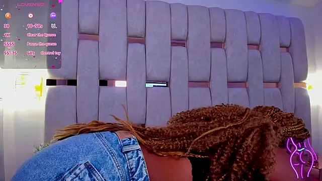 mia schwarz online show from 1, 2, 2025