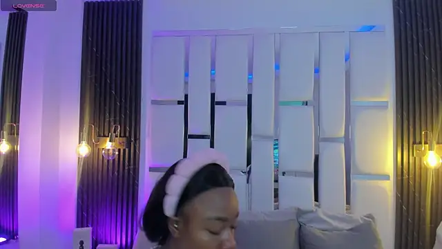 mia schwarz online show from 2, 12, 2025