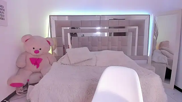 Keisha west online show from 30, 1, 2025