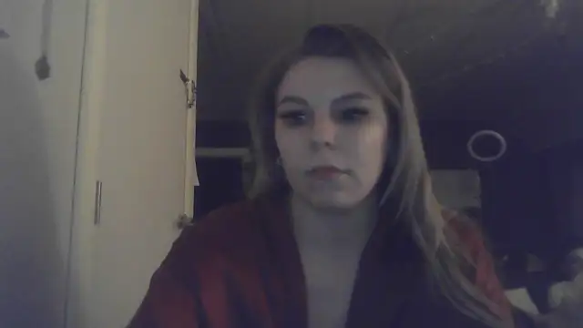 Snapshot of PetiteB_Official chatting on 1, 2, 2025 PetiteB Official online show from 1, 2, 2025