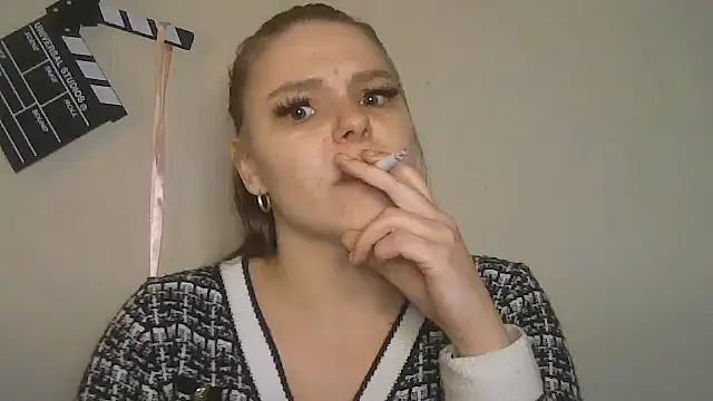 Snapshot of PetiteB_Official chatting on 9, 2, 2025 PetiteB Official online show from 9, 2, 2025