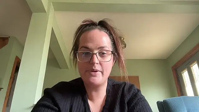 Quinnrose0420 online show from 17, 9, 2025