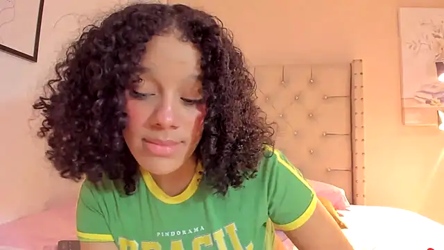 vanesasexyhot21 online show from 6, 3, 2026