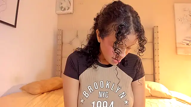 vanesasexyhot21 online show from 24, 2, 2026