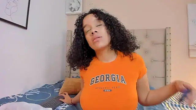 vanesasexyhot21 online show from 27, 3, 2026