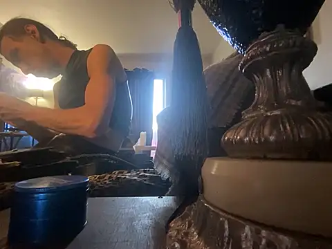 kikiwonderbar online show from 10, 1, 2026