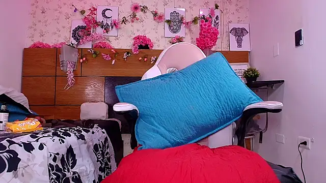 Snapshot of aisha_sh chatting on 14, 9, 2025 aisha sh online show from 14, 9, 2025