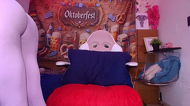 Snapshot of aisha_sh chatting on 2, 10, 2025 aisha sh online show from 2, 10, 2025