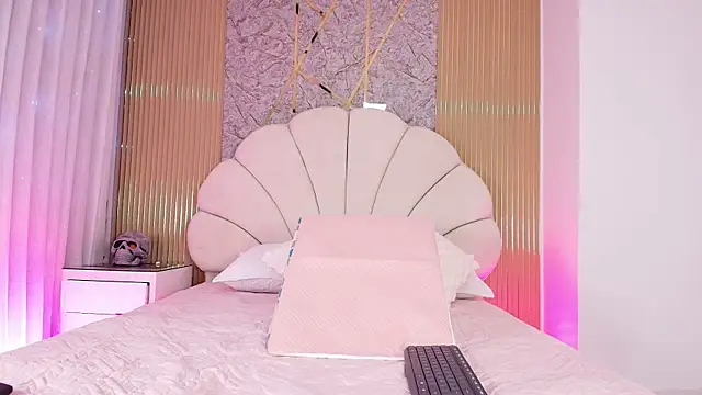 Snapshot of aisha_sh chatting on 4, 11, 2025 aisha sh online show from 4, 11, 2025