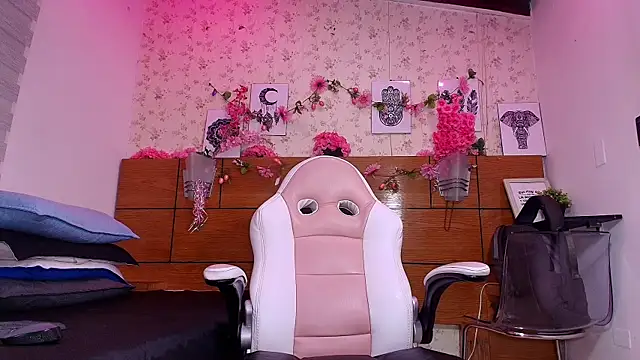 Snapshot of aisha_sh chatting on 11, 9, 2025 aisha sh online show from 11, 9, 2025