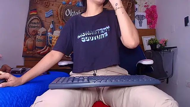 Snapshot of aisha_sh chatting on 29, 9, 2025 aisha sh online show from 29, 9, 2025