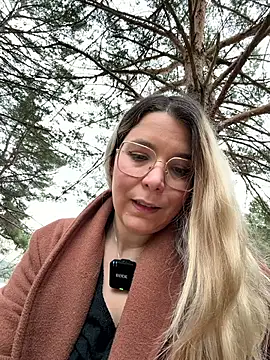 EmyLana online show from 7, 3, 2026