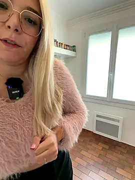 EmyLana online show from 2, 12, 2025