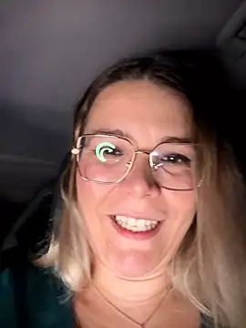 EmyLana online show from 3, 6, 2026