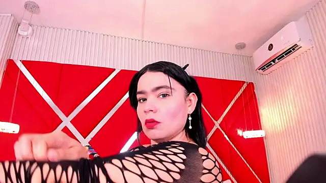 SusanCouper online show from 11, 10, 2025