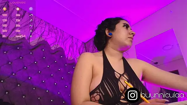 larissa01  online show from 25, 9, 2025