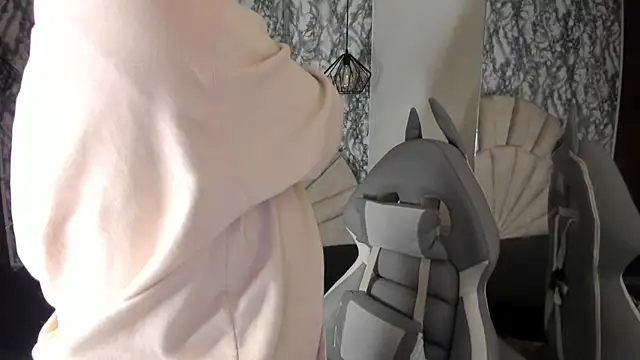 larissa01  online show from 17, 3, 2025