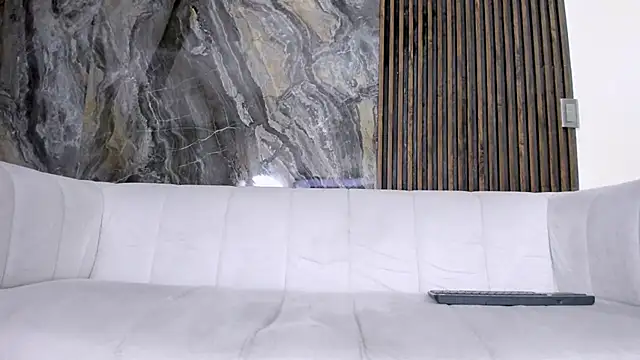 hot day online show from 8, 2, 2025