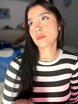 Snapshot of -Loren- chatting on 10, 1, 2026 -Loren- online show from 10, 1, 2026