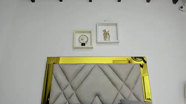 ariana-martins online show from 10, 9, 2025