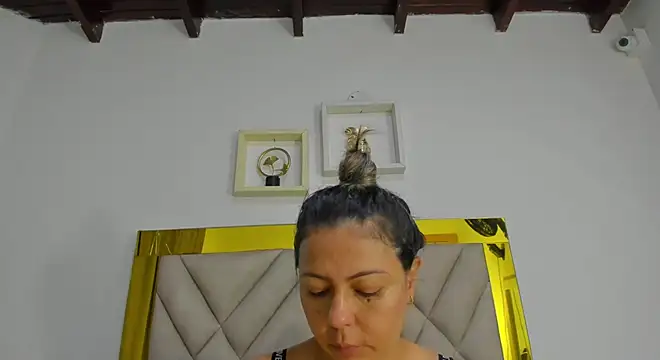 ariana-martins online show from 19, 9, 2025