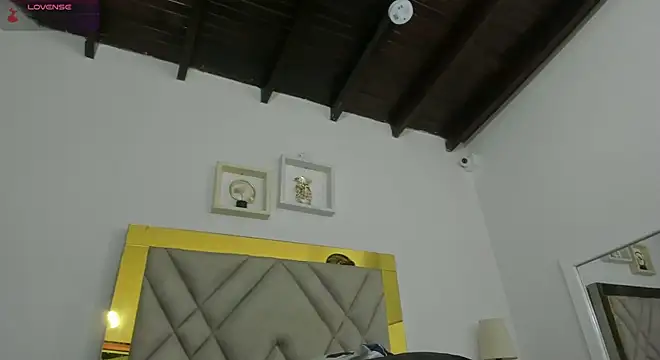 ariana-martins online show from 21, 3, 2025