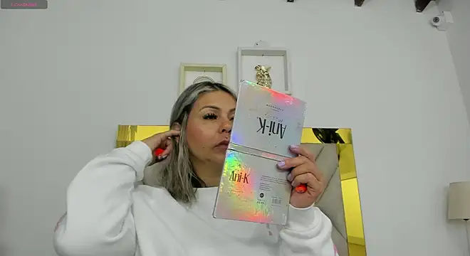 ariana-martins online show from 14, 3, 2025