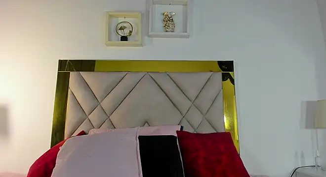 ariana-martins online show from 9, 10, 2025