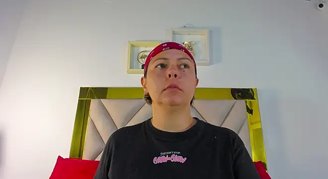 ariana-martins online show from 8, 10, 2025