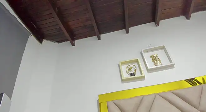 ariana-martins online show from 24, 9, 2025