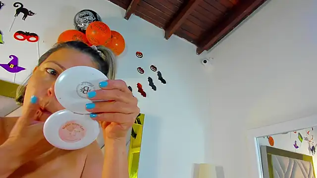 ariana-martins online show from 29, 10, 2025